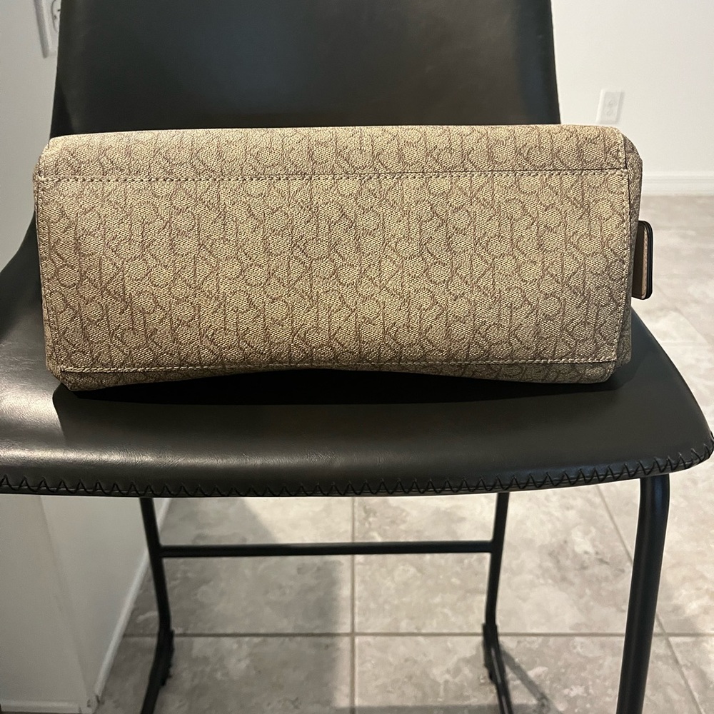 Calvin Klein purse NWOT. - Picture 8 of 8